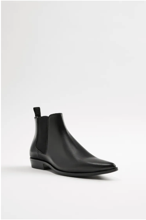 POINTED TOE CHELSEA BOOTS
