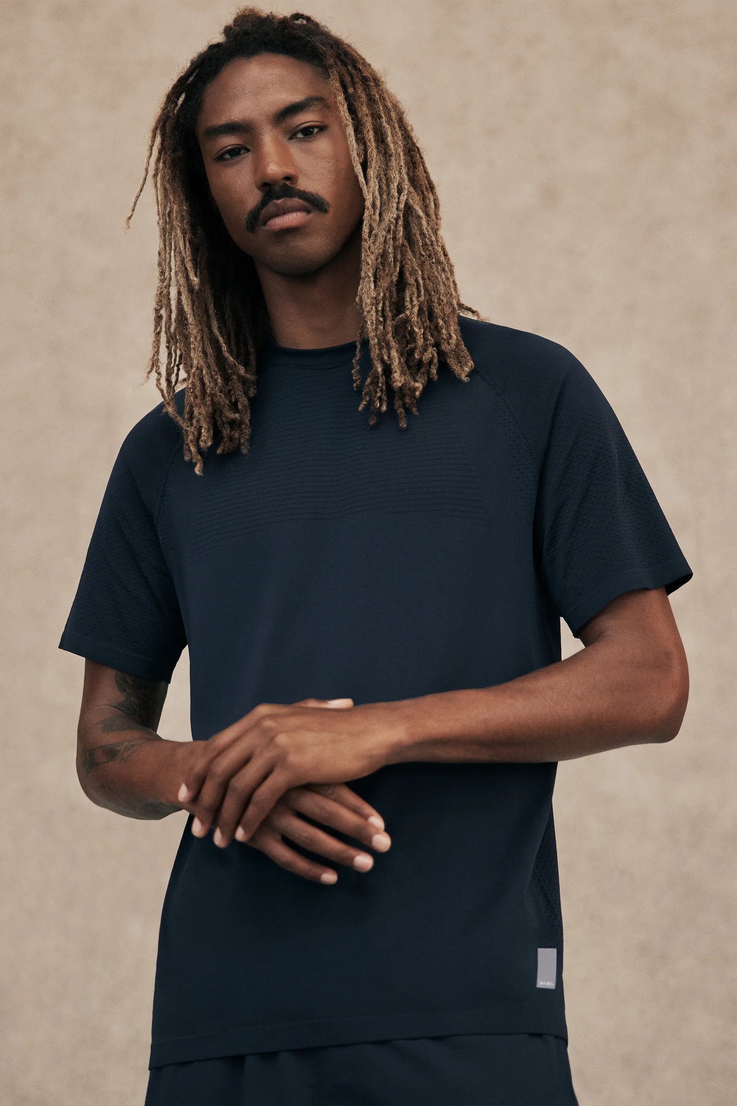 SEAMLESS SHORT SLEEVE T-SHIRT